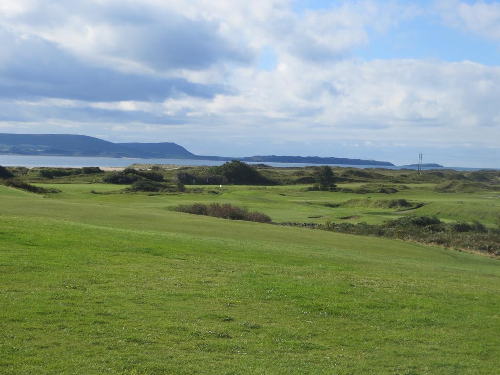 Four Seasons Guest House Pembrey Eksteriør bilde